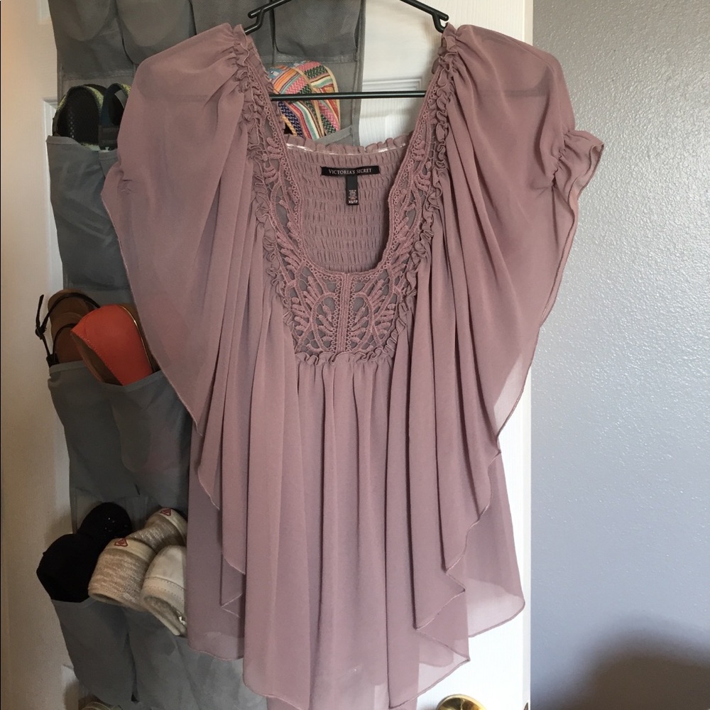SOLD ON Ⓜ️Blush Colored VS 💗Blouse💗