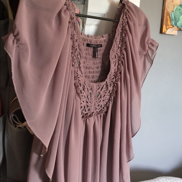 SOLD ON Ⓜ️Blush Colored VS 💗Blouse💗 - Picture 3 of 4