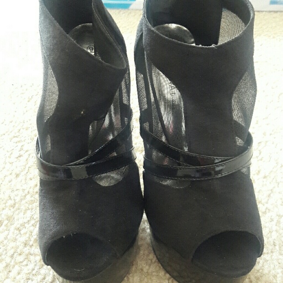 Shoes - Picture 2 of 3