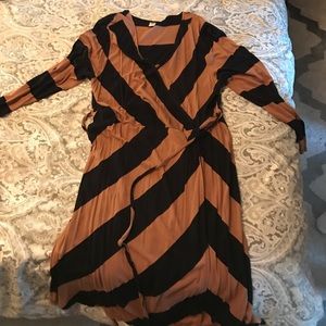 Old Navy black/tan wrap dress.
