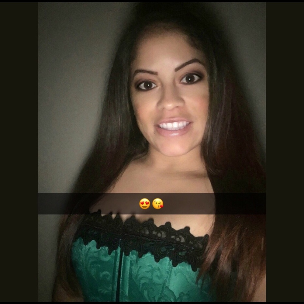 Meet your Posher, Yesenia