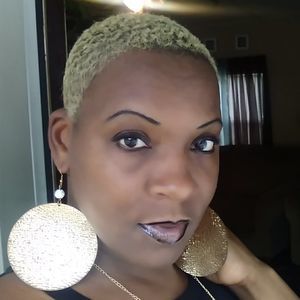 Meet your Posher, Brandi