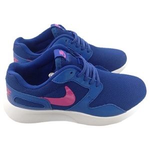 Nike Tennis Shoes