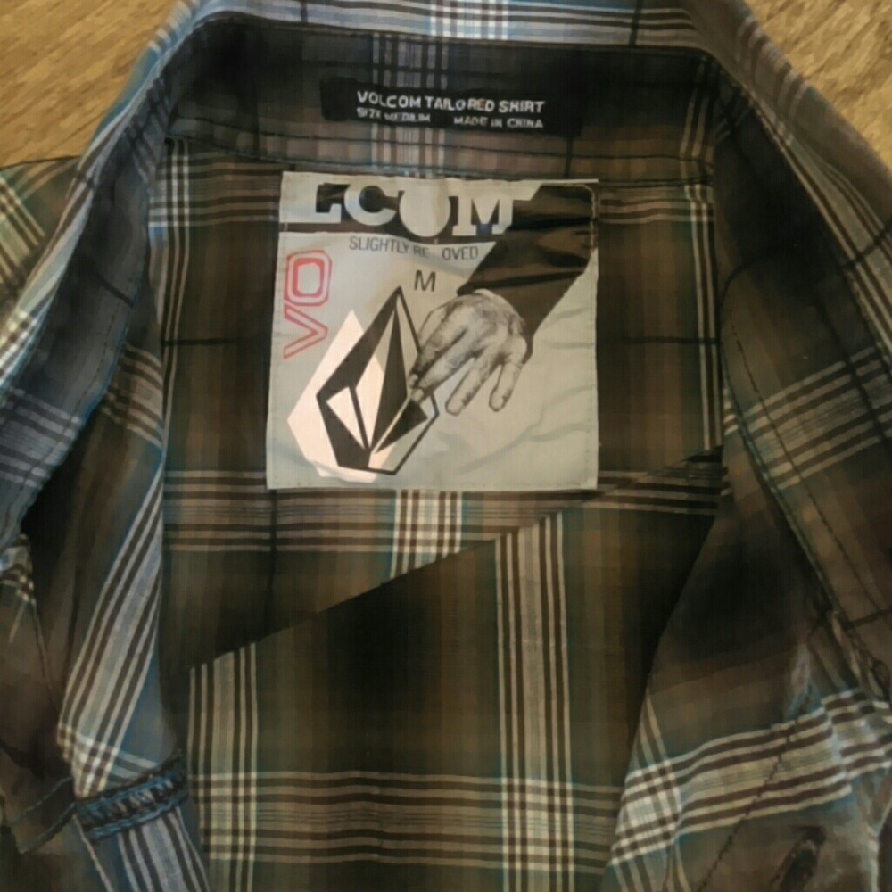 ▶️Volcom◀️ Button down - Picture 3 of 5