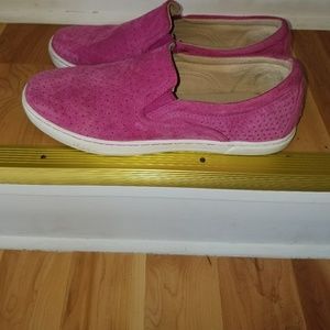 Ugg Pink slip ons. Sz 9