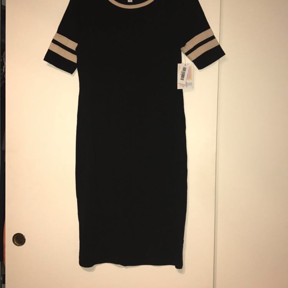 LuLaRoe Julie NWT Size Medium