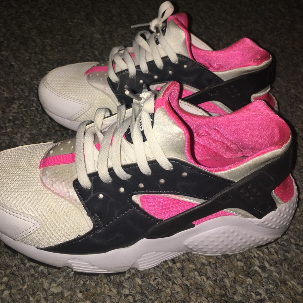 pink black and white nike huaraches