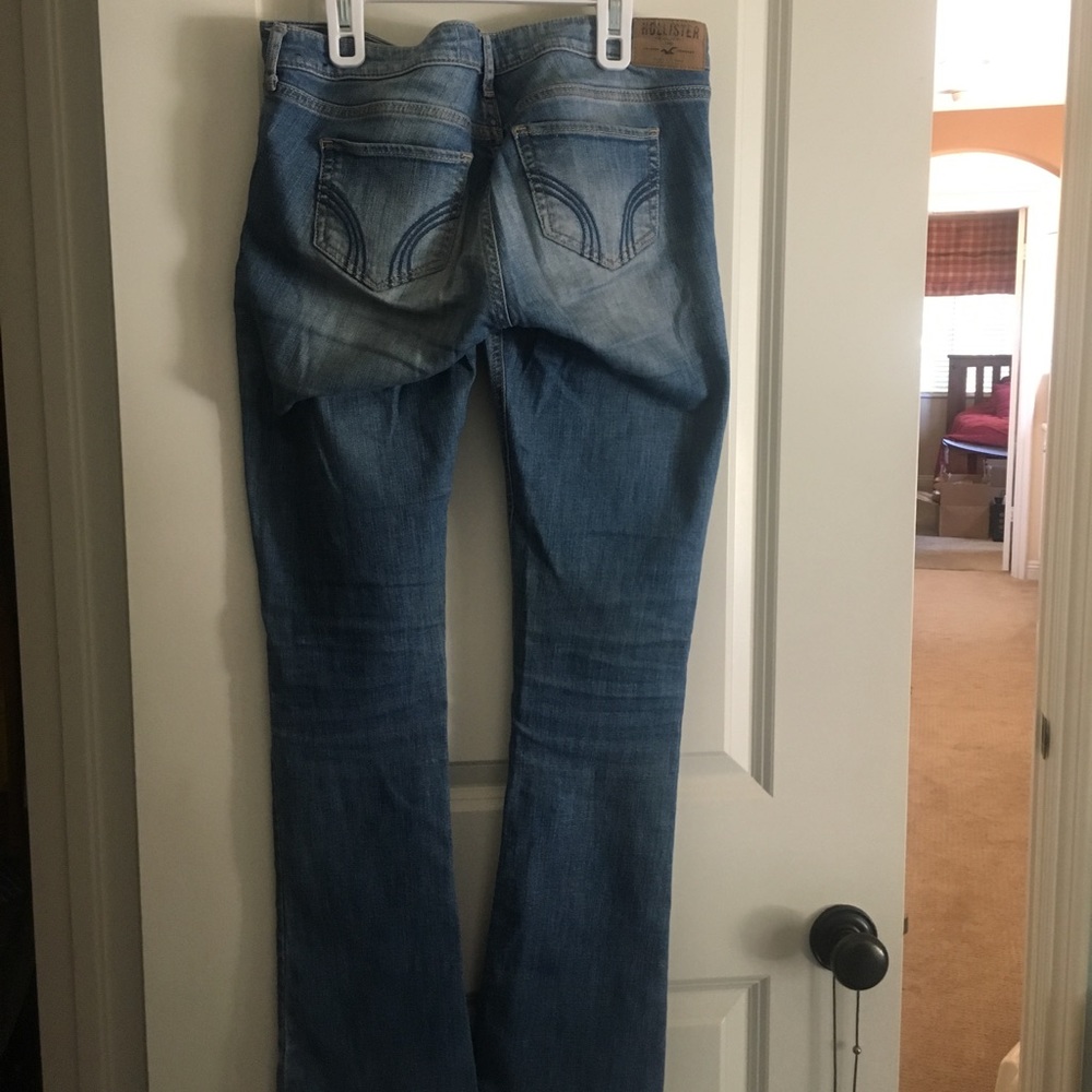 Hollister Medium Wash Boot Cut Jeans - Picture 2 of 5