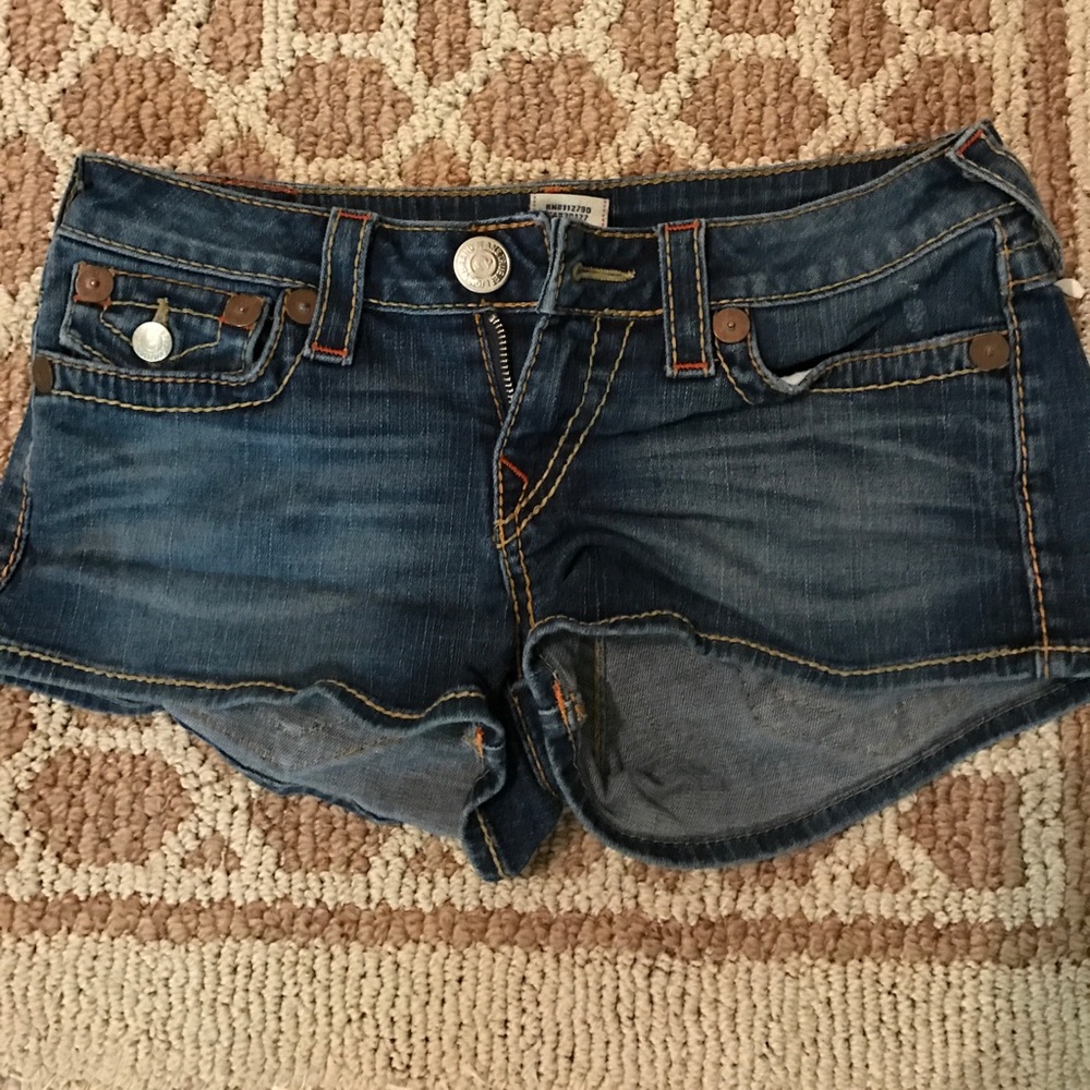 Size 28 true religion shorts ❤️
