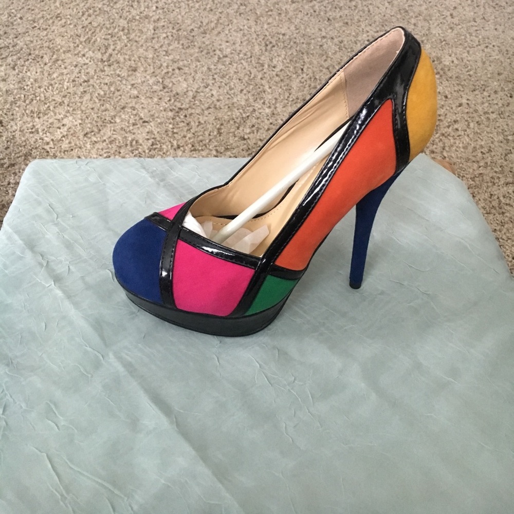 NWT Blue MultiColored Heels