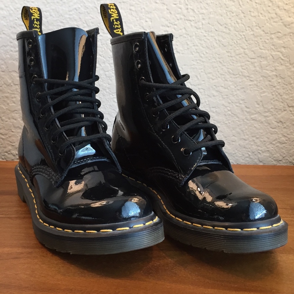 Dr. Martens; 1460 Boot; Women's Sz 6