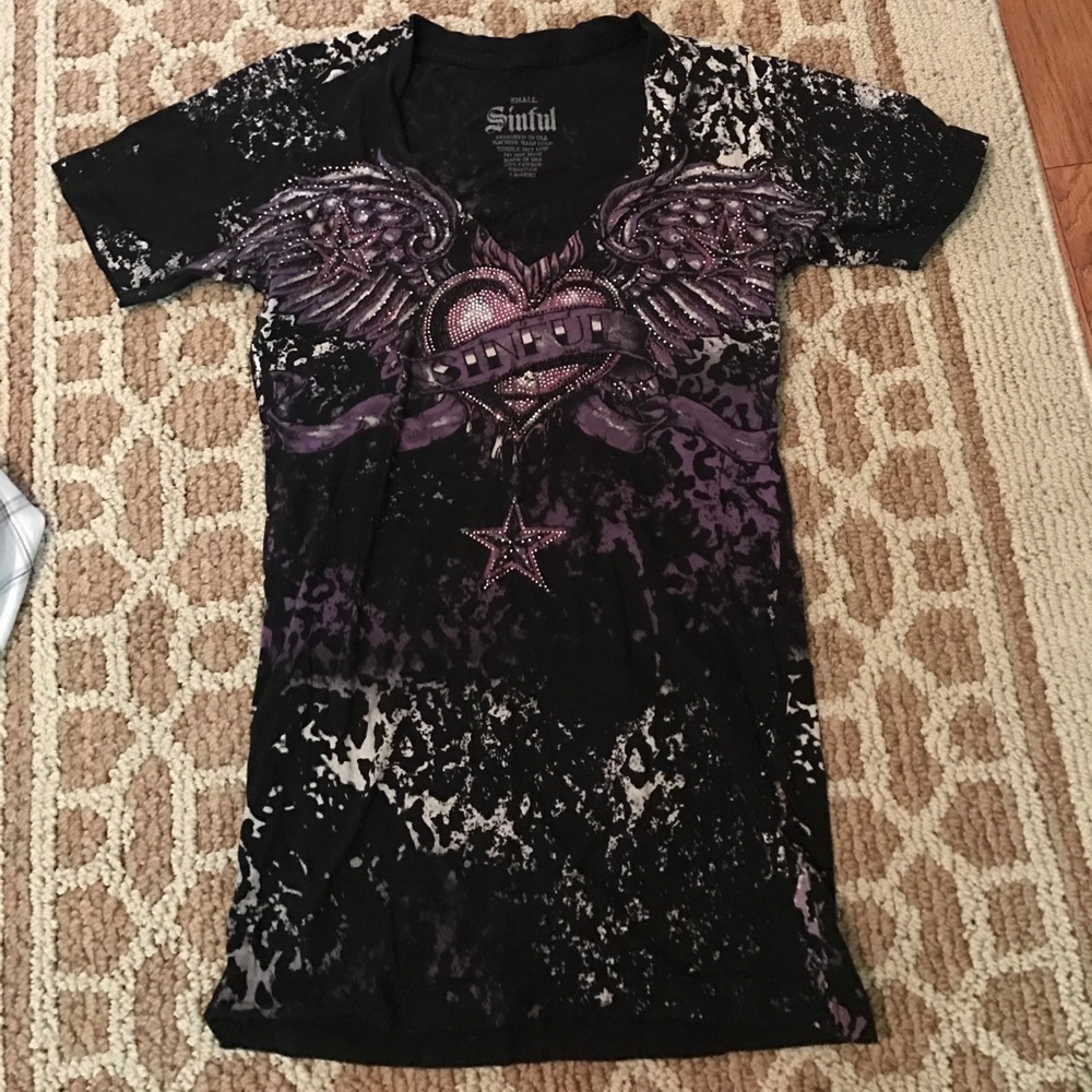 Size small "sinful" shirt from buckle!