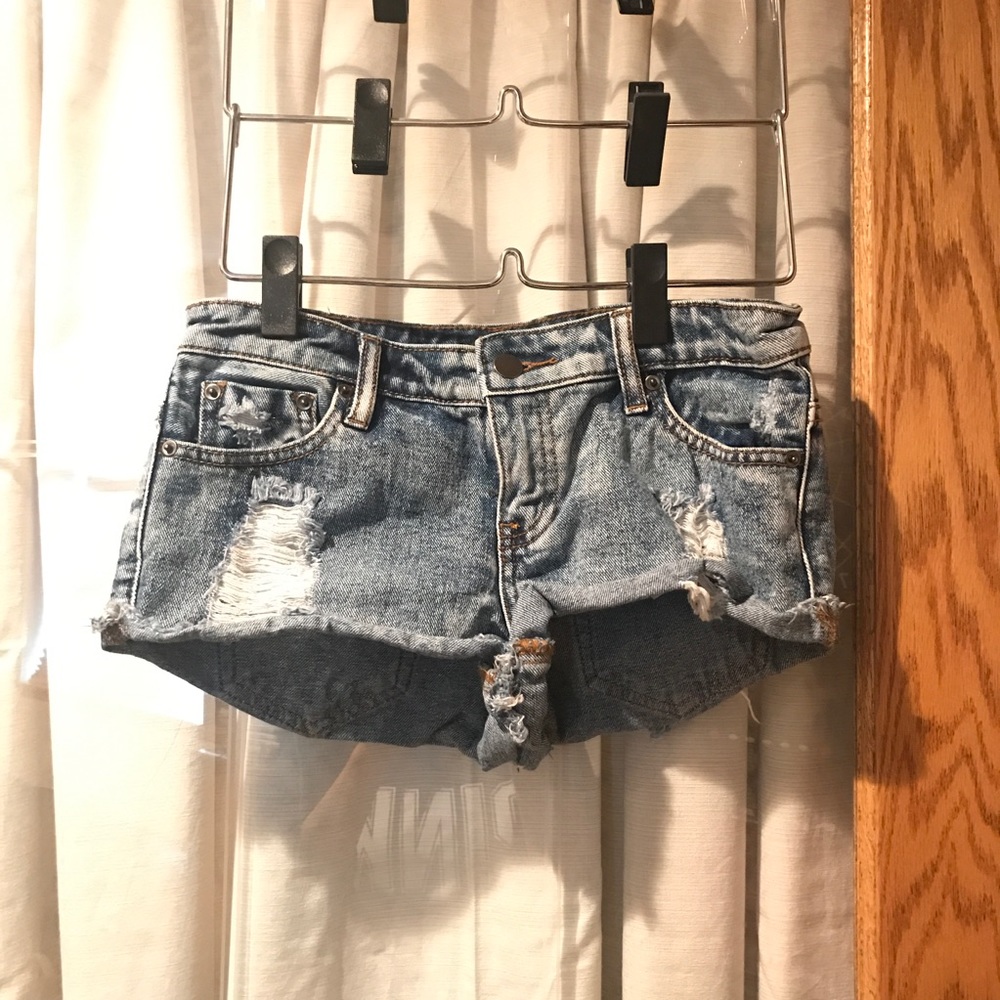 Forever21 distressed shorts