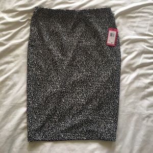 NWT! Vince Camuto patterned pencil skirt