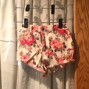 Boutique floral high waisted shorts