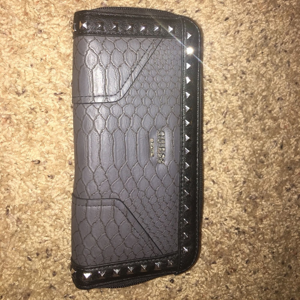 Guess wallet