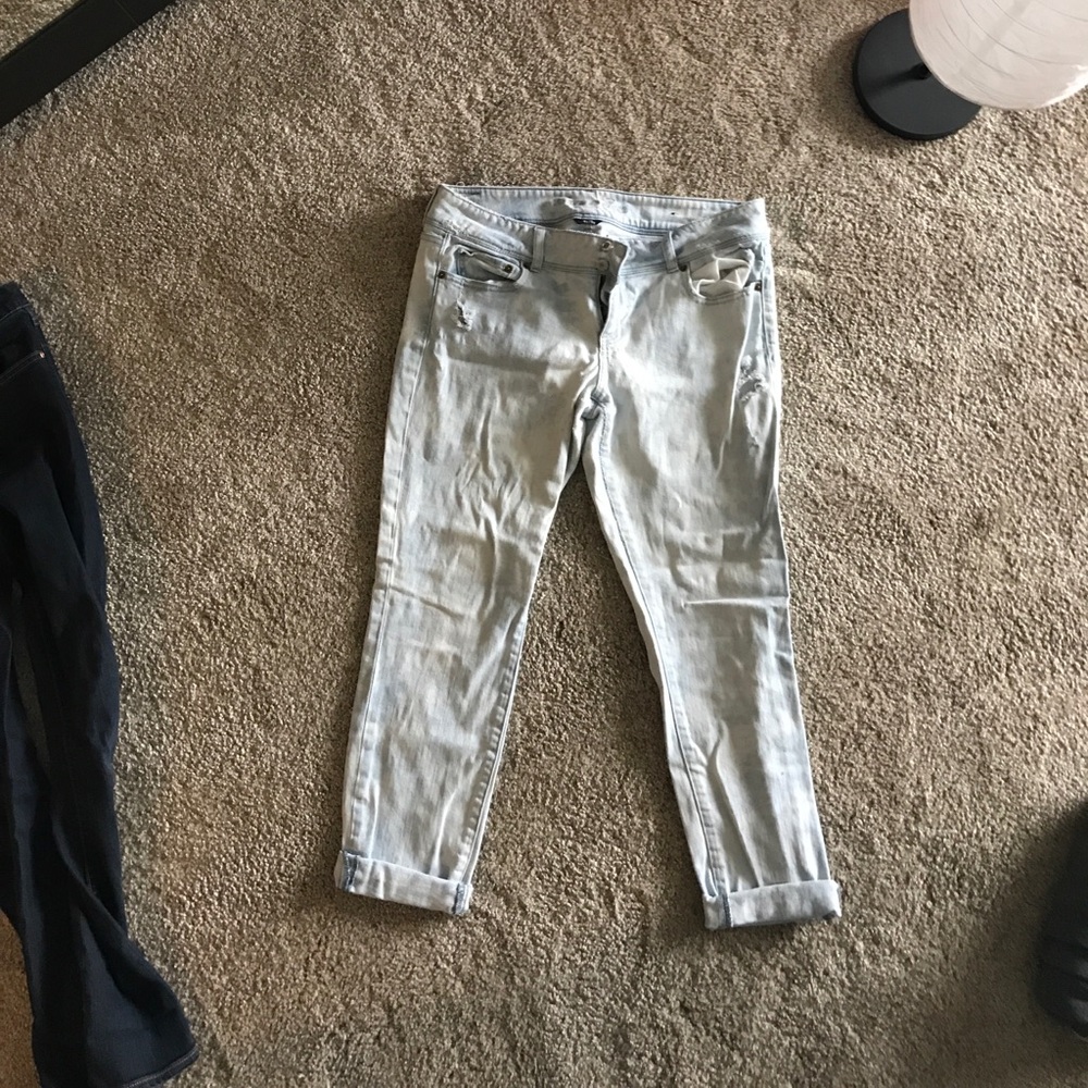 American Eagle crop jeans