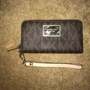 Michael Kors Wallet/Wristlet