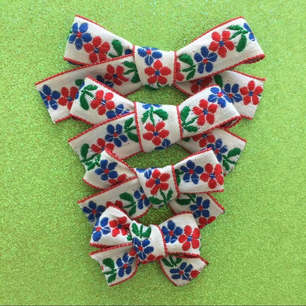 Headband bows