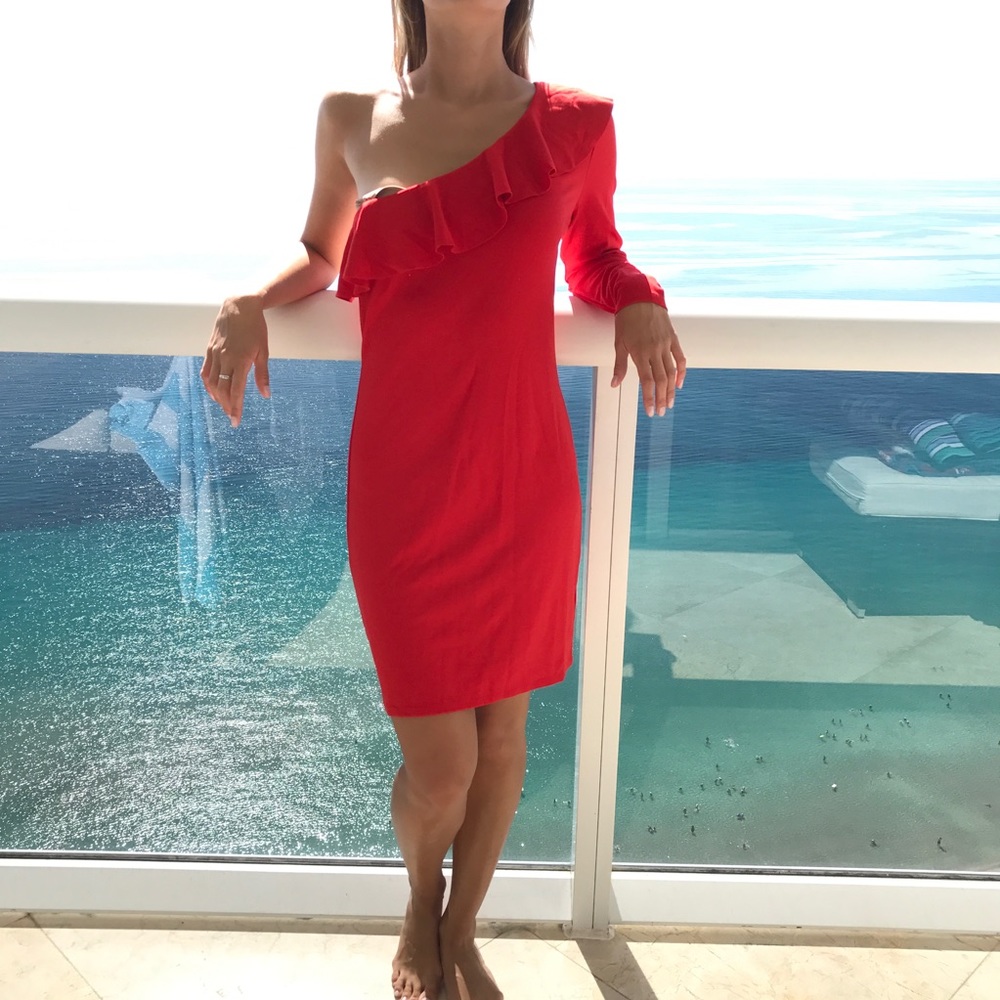 One shoulder red dress!!!