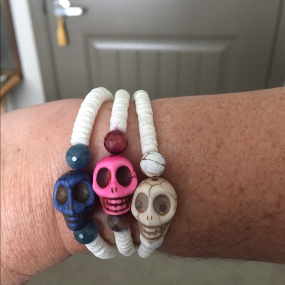 Set of Three skulls Bracelets ! - Picture 3 of 8