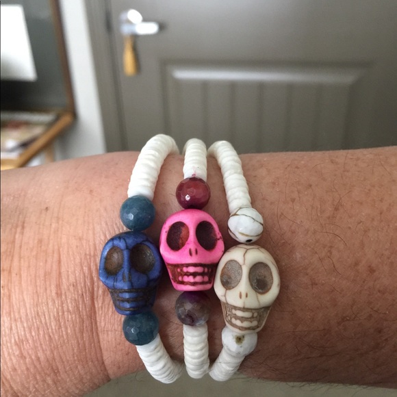 Set of Three skulls Bracelets ! - Picture 4 of 8