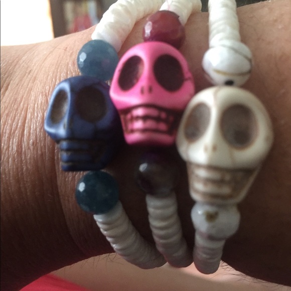 Set of Three skulls Bracelets ! - Picture 5 of 8
