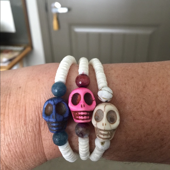 Set of Three skulls Bracelets ! - Picture 8 of 8