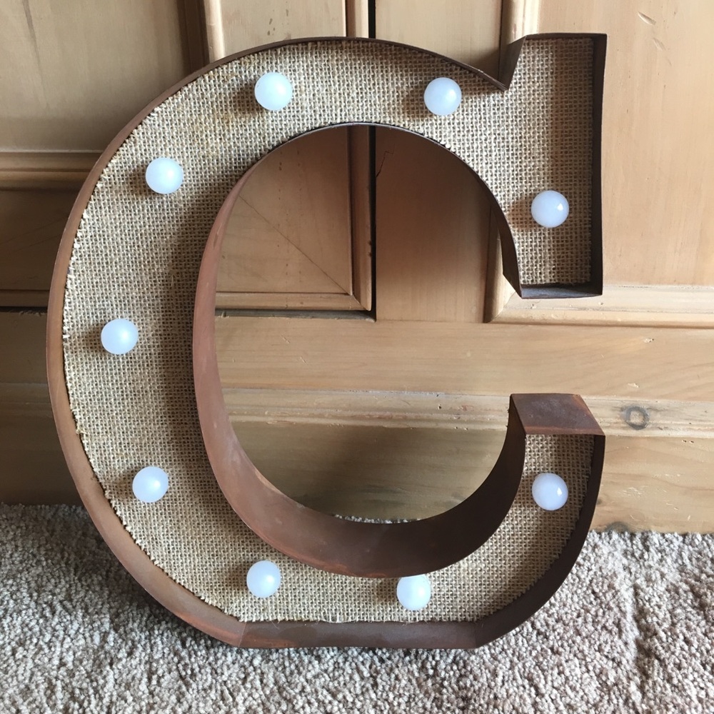 Light-up "C"