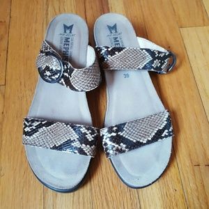 Black tan snakeskin platform sandles