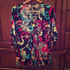 Blouse. 3/4 length sleeve.