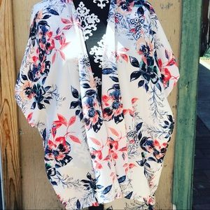 Floral kimono new w tags