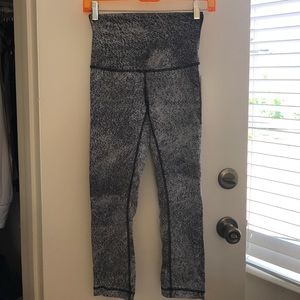 Lululemon crop leggings