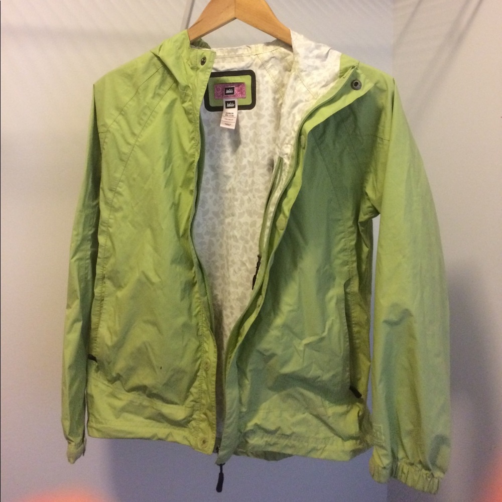 Light green rain jacket/shell