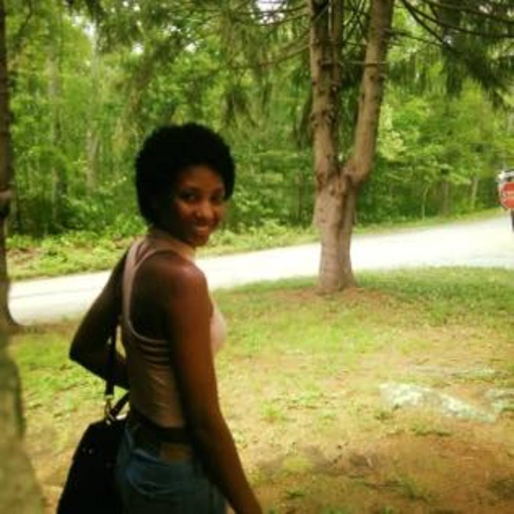 Meet your Posher, Cintia