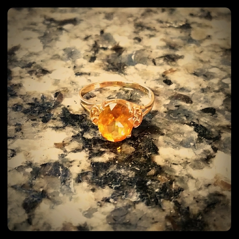 10k gold ring with gold topaz stone