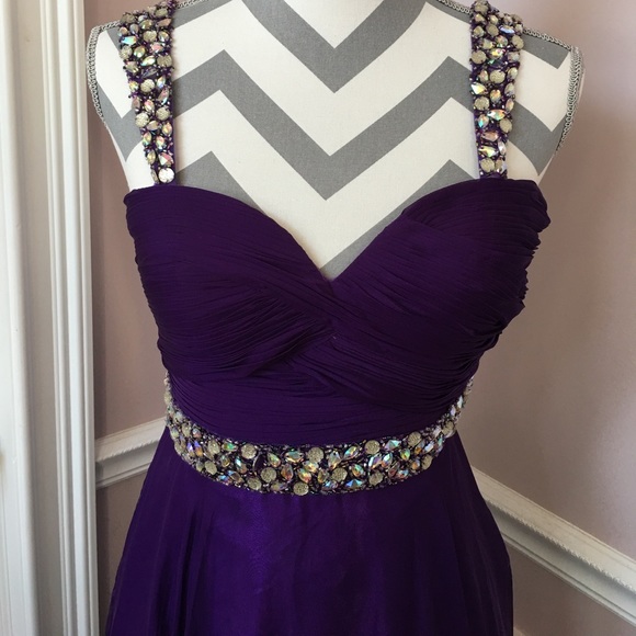 HUGE REDUCE! PURPLE FORMAL W/BEADS & RHINESTONES - Picture 3 of 5