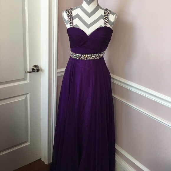 HUGE REDUCE! PURPLE FORMAL W/BEADS & RHINESTONES - Picture 2 of 5