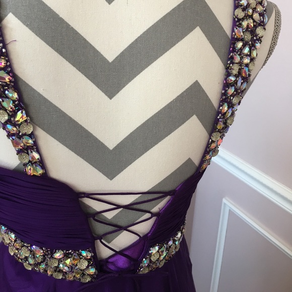 HUGE REDUCE! PURPLE FORMAL W/BEADS & RHINESTONES - Picture 4 of 5