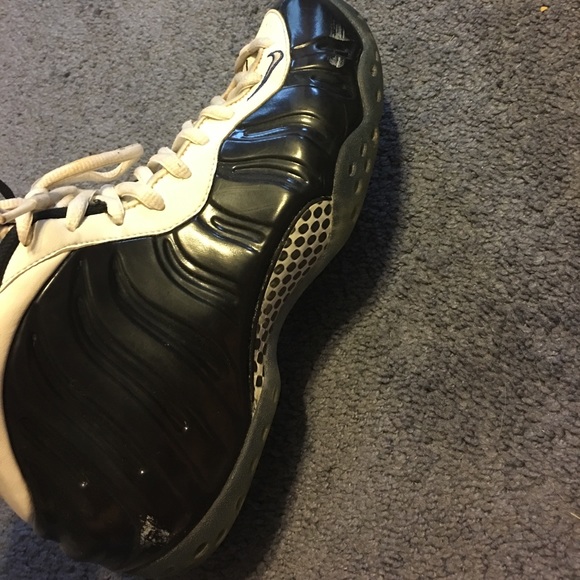 Concord Black & White Foams Size 10
