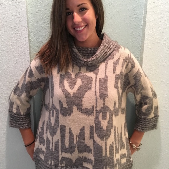 Chico's Sweaters - Chico's Gray & Khaki M Sweater Perfect!