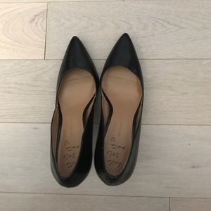 Banana republic pointed heels size 8.5