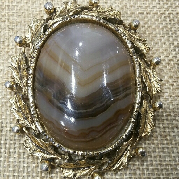 Vintage brooch /pin/pendant - Picture 2 of 3