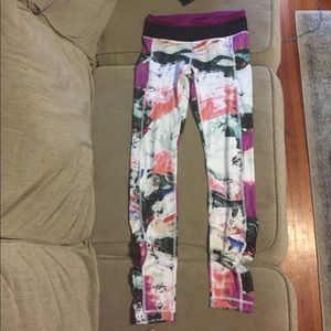 Lululemon running or yoga pants !