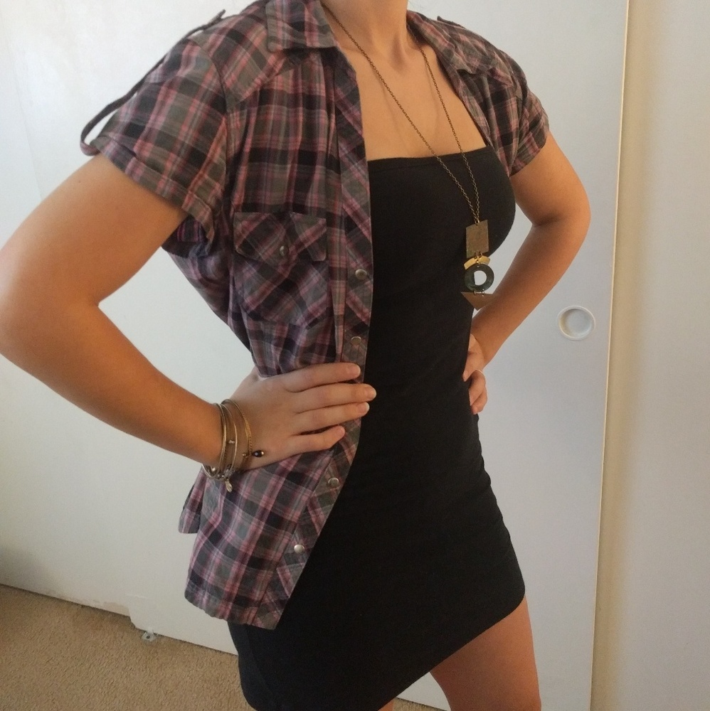 H&M Plaid Short Sleeve Button-Down Shirt