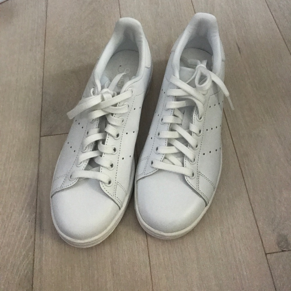 Adidas Stan smith sneakers size 6.5 kids size