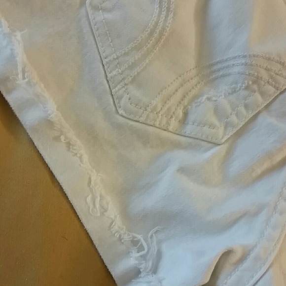 HOLLISTER WHITE JEAN SHORTS - Picture 6 of 6