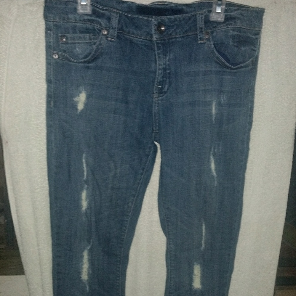 Refuge by Charlotte Russe Distressed Jeans