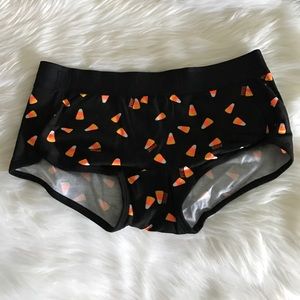 🎃 VS PINK Halloween candy corn boyshorts
