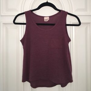 Tank top w/front pocket